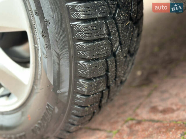 Белый Киа Соренто, объемом двигателя 2.2 л и пробегом 260 тыс. км за 9850 $, фото 27 на Automoto.ua