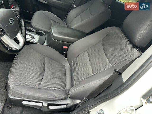 Белый Киа Соренто, объемом двигателя 2.2 л и пробегом 219 тыс. км за 12250 $, фото 19 на Automoto.ua