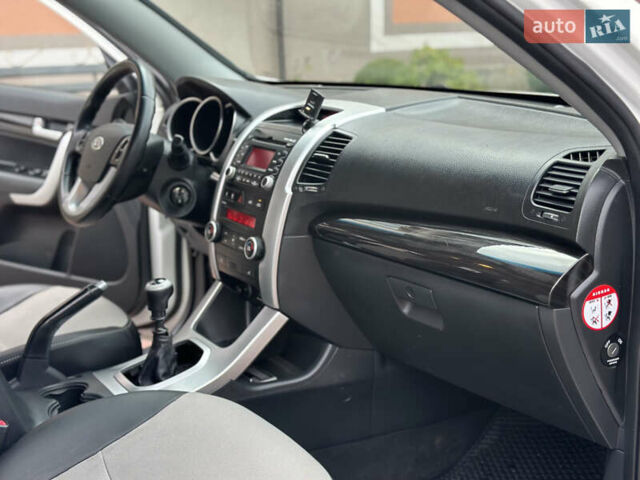 Белый Киа Соренто, объемом двигателя 2.2 л и пробегом 260 тыс. км за 9850 $, фото 42 на Automoto.ua