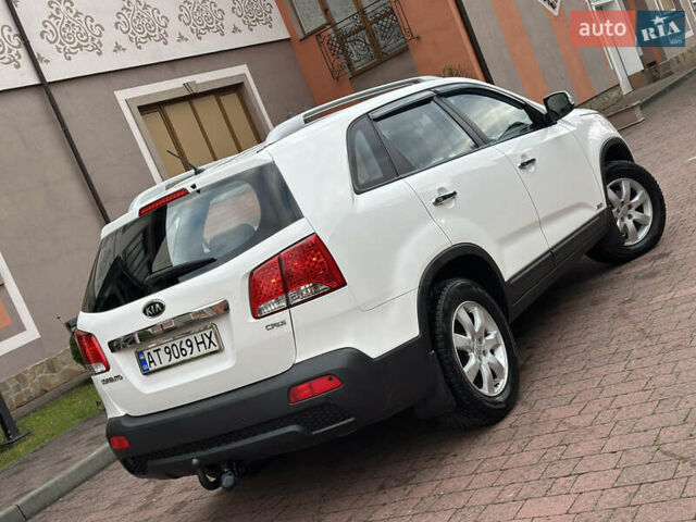 Белый Киа Соренто, объемом двигателя 2.2 л и пробегом 260 тыс. км за 9650 $, фото 28 на Automoto.ua