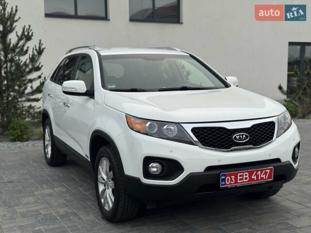Белый Киа Соренто, объемом двигателя 2.2 л и пробегом 160 тыс. км за 11900 $, фото 3 на Automoto.ua
