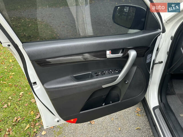 Белый Киа Соренто, объемом двигателя 2.2 л и пробегом 219 тыс. км за 12250 $, фото 18 на Automoto.ua