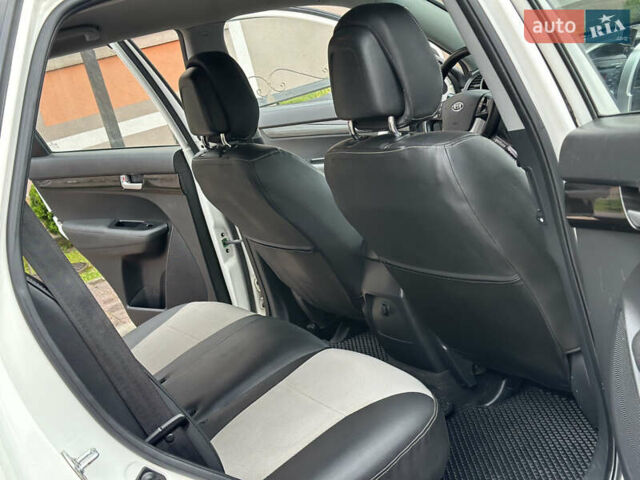 Белый Киа Соренто, объемом двигателя 2.2 л и пробегом 260 тыс. км за 9850 $, фото 39 на Automoto.ua