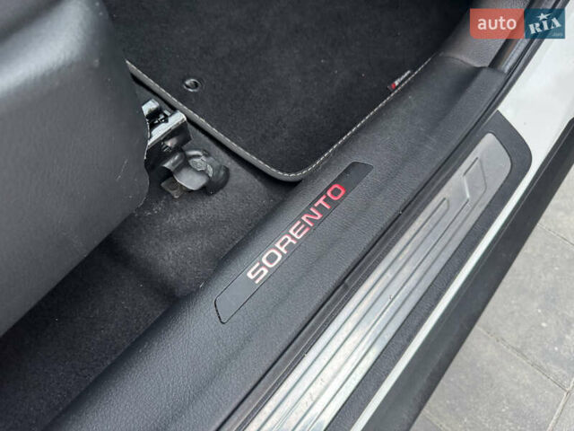 Белый Киа Соренто, объемом двигателя 2.2 л и пробегом 160 тыс. км за 11900 $, фото 22 на Automoto.ua