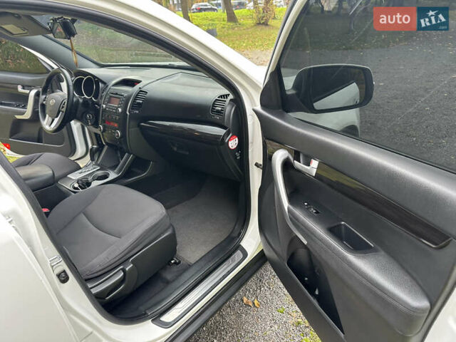 Белый Киа Соренто, объемом двигателя 2.2 л и пробегом 219 тыс. км за 12250 $, фото 29 на Automoto.ua