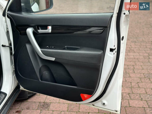 Белый Киа Соренто, объемом двигателя 2.2 л и пробегом 260 тыс. км за 9650 $, фото 40 на Automoto.ua