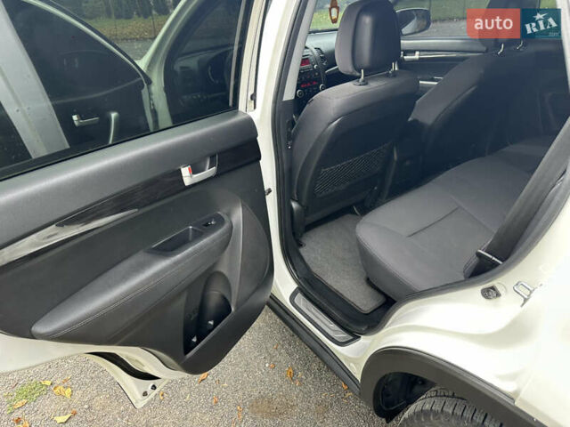 Белый Киа Соренто, объемом двигателя 2.2 л и пробегом 219 тыс. км за 12250 $, фото 27 на Automoto.ua