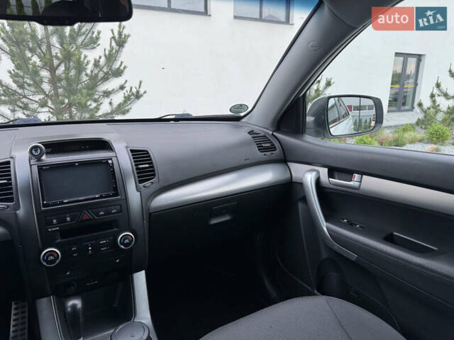 Белый Киа Соренто, объемом двигателя 2.2 л и пробегом 160 тыс. км за 11900 $, фото 31 на Automoto.ua