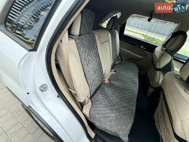 Белый Киа Соренто, объемом двигателя 2.4 л и пробегом 331 тыс. км за 9999 $, фото 54 на Automoto.ua