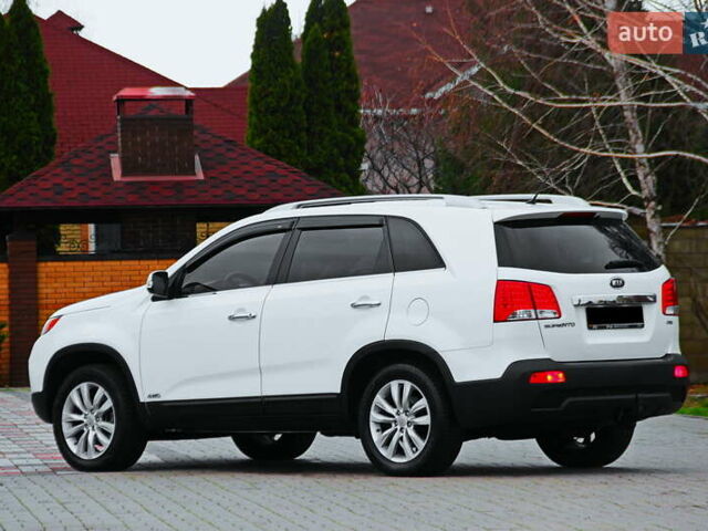Белый Киа Соренто, объемом двигателя 2.2 л и пробегом 135 тыс. км за 12250 $, фото 3 на Automoto.ua