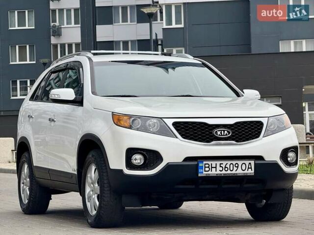 Белый Киа Соренто, объемом двигателя 2.4 л и пробегом 331 тыс. км за 9999 $, фото 4 на Automoto.ua