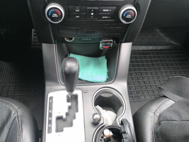 Білий Кіа Соренто, об'ємом двигуна 2.2 л та пробігом 258 тис. км за 14000 $, фото 18 на Automoto.ua