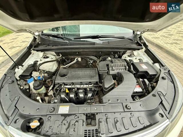 Белый Киа Соренто, объемом двигателя 2.4 л и пробегом 331 тыс. км за 9999 $, фото 69 на Automoto.ua