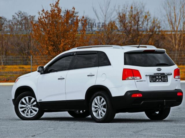 Белый Киа Соренто, объемом двигателя 2.2 л и пробегом 137 тыс. км за 11800 $, фото 1 на Automoto.ua
