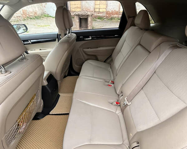 Белый Киа Соренто, объемом двигателя 2.4 л и пробегом 230 тыс. км за 11500 $, фото 14 на Automoto.ua