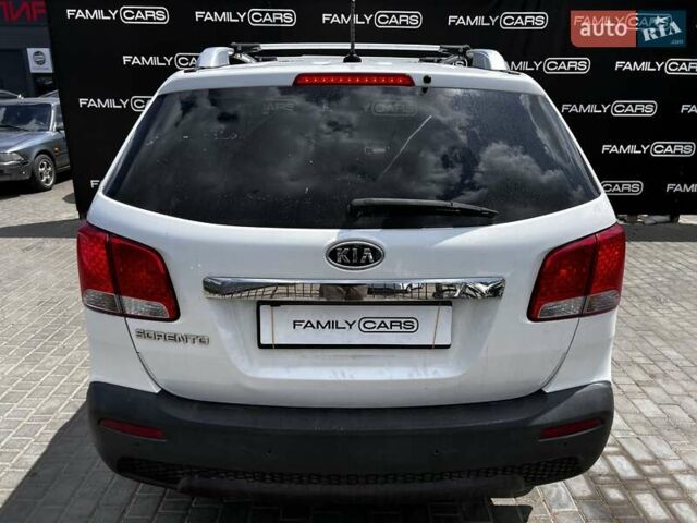 Белый Киа Соренто, объемом двигателя 2.4 л и пробегом 300 тыс. км за 10300 $, фото 5 на Automoto.ua