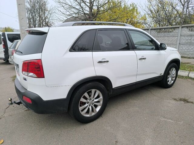 Білий Кіа Соренто, об'ємом двигуна 2.2 л та пробігом 258 тис. км за 14000 $, фото 3 на Automoto.ua