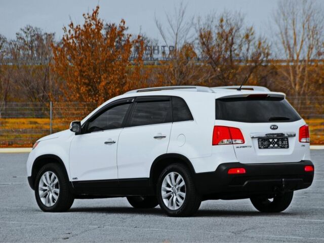 Белый Киа Соренто, объемом двигателя 2.2 л и пробегом 137 тыс. км за 11800 $, фото 3 на Automoto.ua