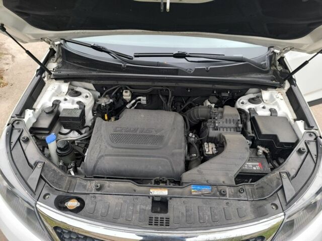 Білий Кіа Соренто, об'ємом двигуна 2.2 л та пробігом 258 тис. км за 14000 $, фото 19 на Automoto.ua