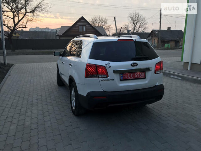 Белый Киа Соренто, объемом двигателя 2.4 л и пробегом 200 тыс. км за 10399 $, фото 16 на Automoto.ua