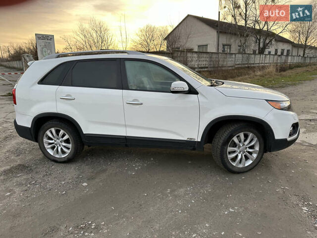 Белый Киа Соренто, объемом двигателя 2.2 л и пробегом 230 тыс. км за 12300 $, фото 2 на Automoto.ua