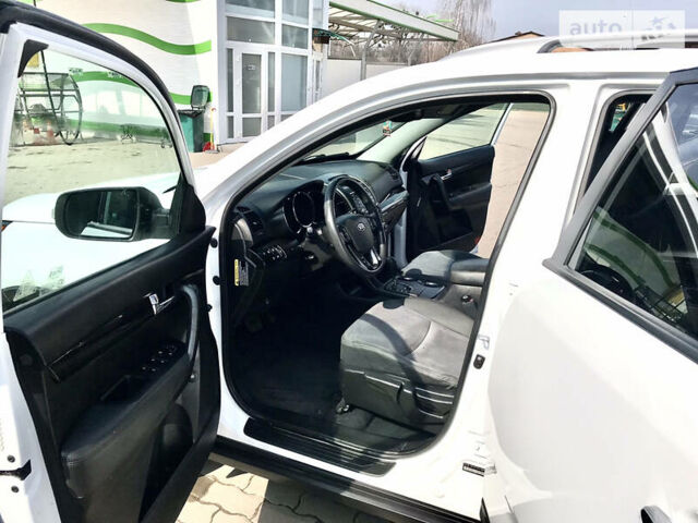 Белый Киа Соренто, объемом двигателя 2.4 л и пробегом 200 тыс. км за 10399 $, фото 8 на Automoto.ua