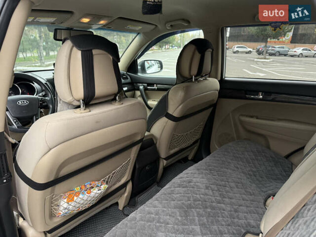 Белый Киа Соренто, объемом двигателя 2.36 л и пробегом 180 тыс. км за 9999 $, фото 22 на Automoto.ua