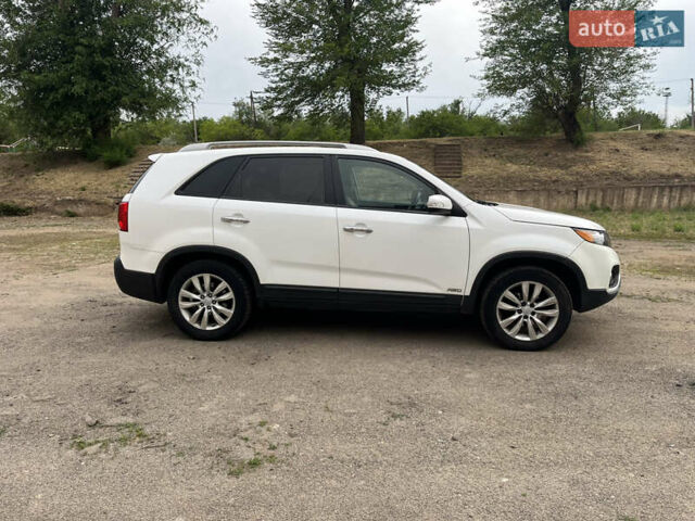 Белый Киа Соренто, объемом двигателя 2.4 л и пробегом 230 тыс. км за 11500 $, фото 3 на Automoto.ua