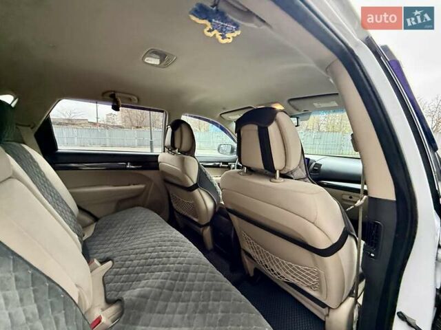 Белый Киа Соренто, объемом двигателя 2.4 л и пробегом 331 тыс. км за 9999 $, фото 59 на Automoto.ua