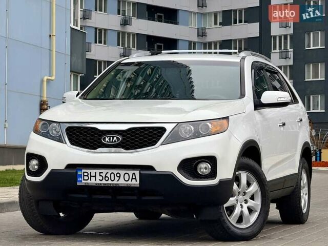 Белый Киа Соренто, объемом двигателя 2.4 л и пробегом 331 тыс. км за 9999 $, фото 10 на Automoto.ua
