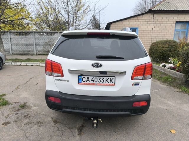 Білий Кіа Соренто, об'ємом двигуна 2.2 л та пробігом 258 тис. км за 14000 $, фото 5 на Automoto.ua