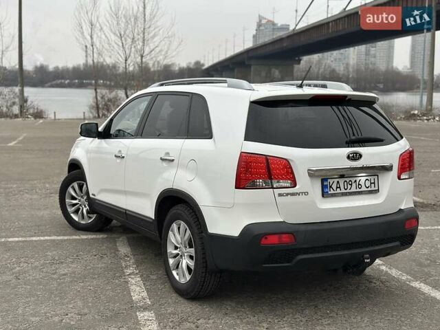 Белый Киа Соренто, объемом двигателя 2.4 л и пробегом 160 тыс. км за 14199 $, фото 7 на Automoto.ua