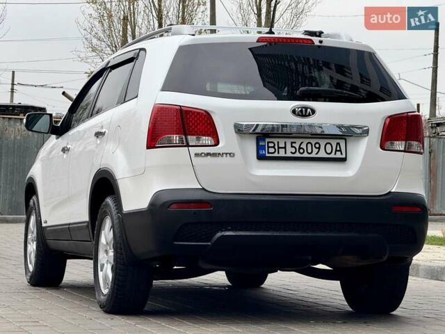 Белый Киа Соренто, объемом двигателя 2.4 л и пробегом 331 тыс. км за 9999 $, фото 5 на Automoto.ua