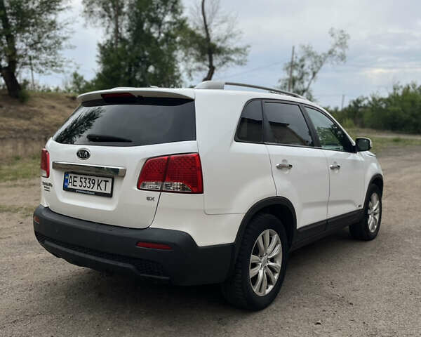 Белый Киа Соренто, объемом двигателя 2.4 л и пробегом 230 тыс. км за 11500 $, фото 4 на Automoto.ua