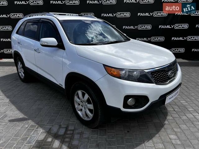 Белый Киа Соренто, объемом двигателя 2.4 л и пробегом 300 тыс. км за 10300 $, фото 2 на Automoto.ua