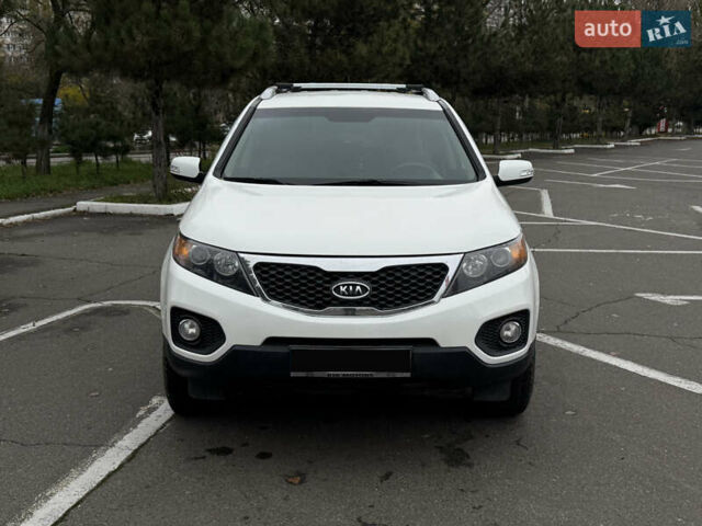 Белый Киа Соренто, объемом двигателя 2.36 л и пробегом 180 тыс. км за 9999 $, фото 5 на Automoto.ua