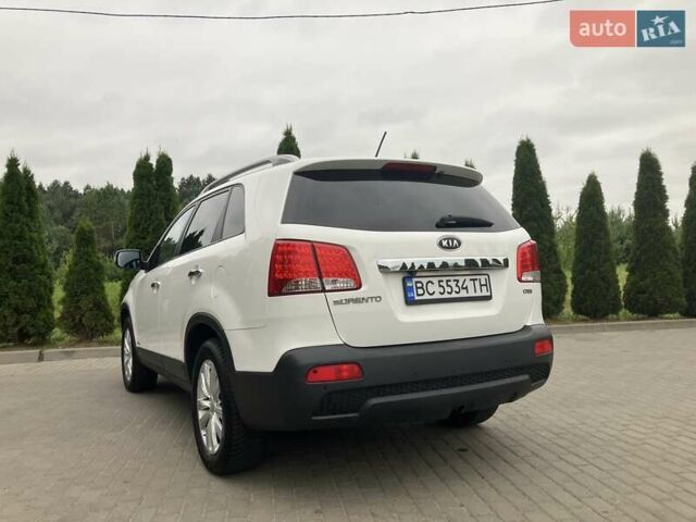 Белый Киа Соренто, объемом двигателя 2.2 л и пробегом 228 тыс. км за 12900 $, фото 7 на Automoto.ua
