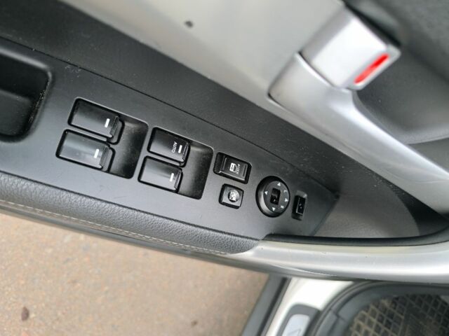 Білий Кіа Соренто, об'ємом двигуна 2.2 л та пробігом 258 тис. км за 14000 $, фото 14 на Automoto.ua