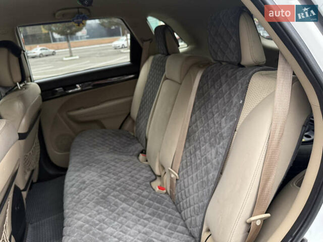 Белый Киа Соренто, объемом двигателя 2.36 л и пробегом 180 тыс. км за 9999 $, фото 23 на Automoto.ua