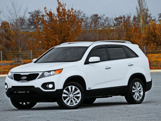 Белый Киа Соренто, объемом двигателя 2.2 л и пробегом 137 тыс. км за 11800 $, фото 4 на Automoto.ua