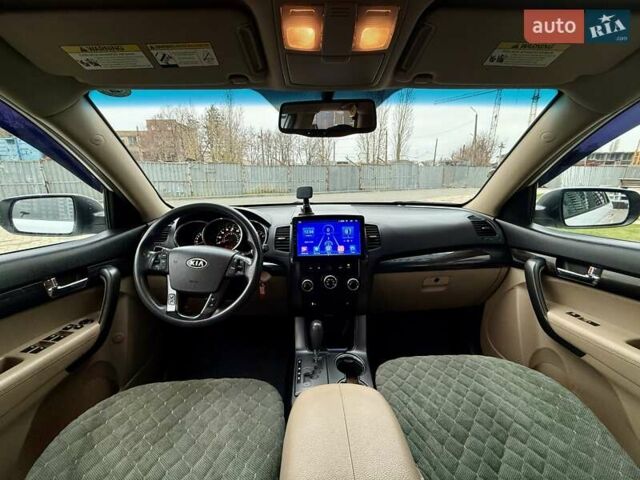 Белый Киа Соренто, объемом двигателя 2.4 л и пробегом 331 тыс. км за 9999 $, фото 63 на Automoto.ua