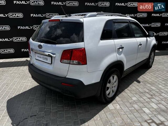 Белый Киа Соренто, объемом двигателя 2.4 л и пробегом 300 тыс. км за 10300 $, фото 4 на Automoto.ua