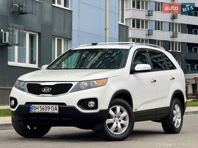 Белый Киа Соренто, объемом двигателя 2.4 л и пробегом 331 тыс. км за 9999 $, фото 9 на Automoto.ua