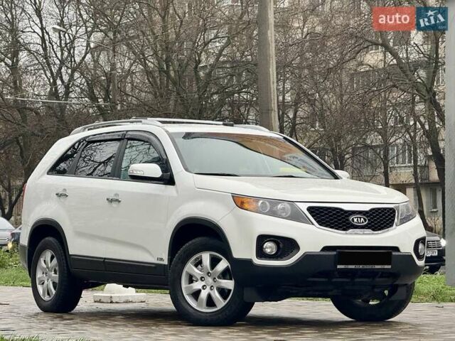 Білий Кіа Соренто, об'ємом двигуна 2.4 л та пробігом 327 тис. км за 9999 $, фото 20 на Automoto.ua