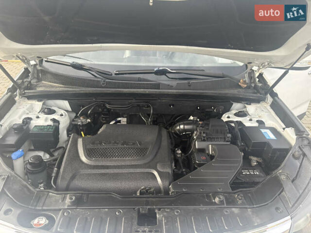 Белый Киа Соренто, объемом двигателя 2.2 л и пробегом 204 тыс. км за 12200 $, фото 11 на Automoto.ua