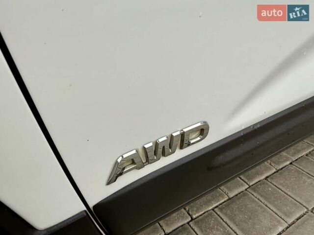 Белый Киа Соренто, объемом двигателя 2.4 л и пробегом 331 тыс. км за 9999 $, фото 25 на Automoto.ua