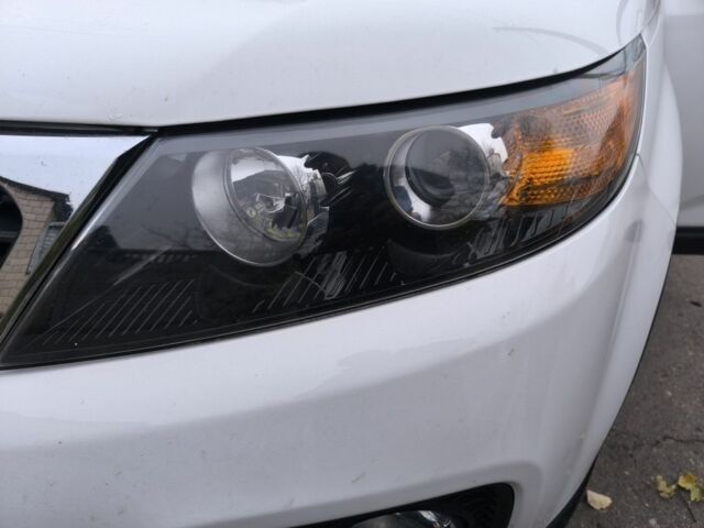 Білий Кіа Соренто, об'ємом двигуна 2.2 л та пробігом 258 тис. км за 14000 $, фото 7 на Automoto.ua