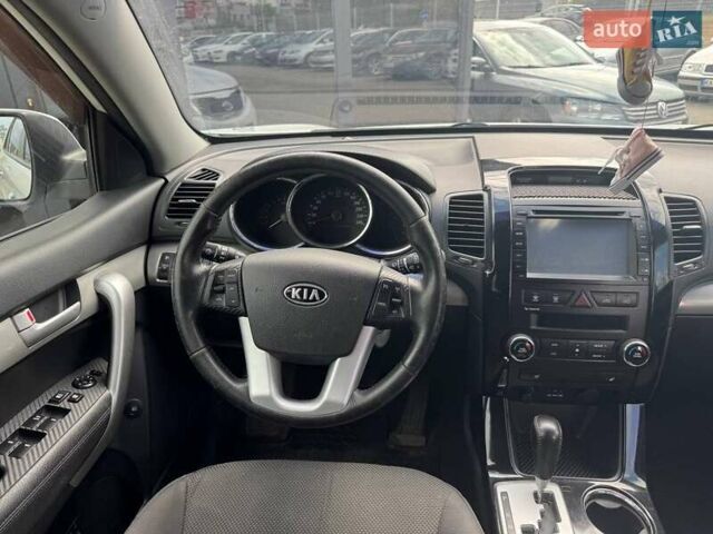 Белый Киа Соренто, объемом двигателя 2.36 л и пробегом 135 тыс. км за 11590 $, фото 13 на Automoto.ua