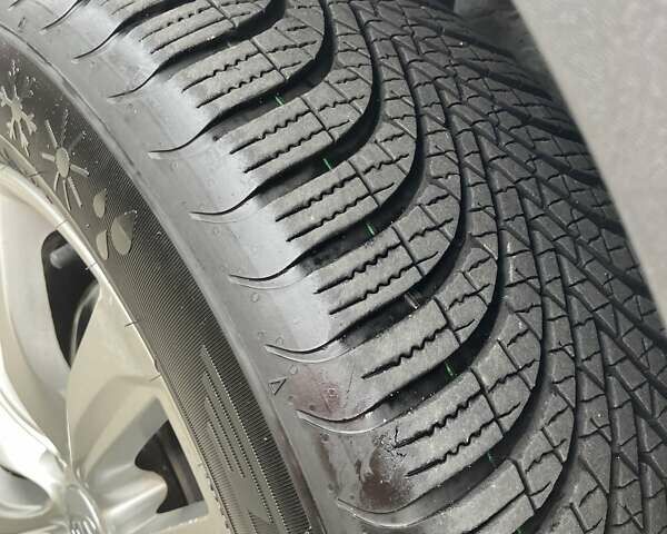 Белый Киа Соренто, объемом двигателя 2.2 л и пробегом 228 тыс. км за 12900 $, фото 29 на Automoto.ua