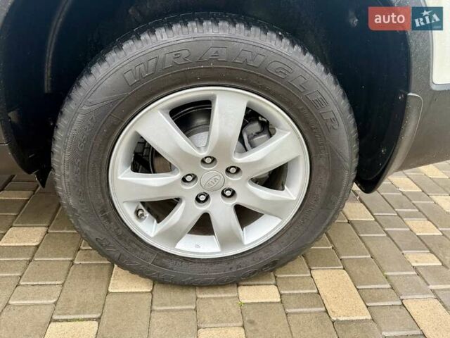 Білий Кіа Соренто, об'ємом двигуна 2.4 л та пробігом 327 тис. км за 9999 $, фото 25 на Automoto.ua